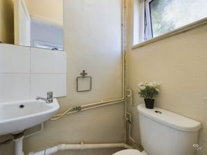 toilet - click for photo gallery